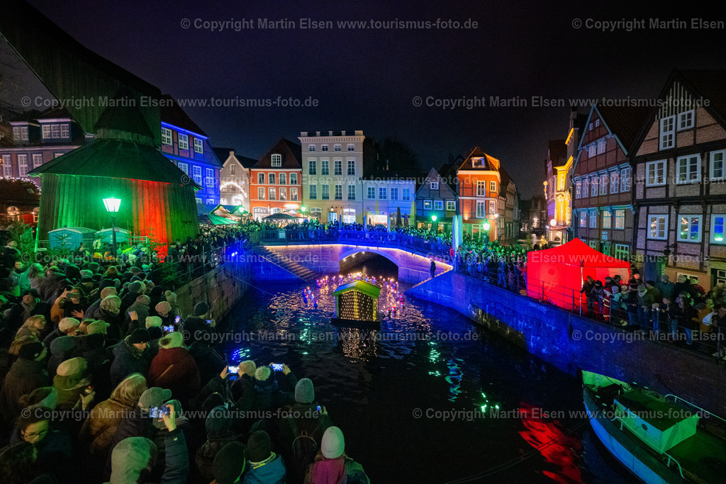 Stade Weihnachtsmarkt Fackelschwimmer DLRG_ELS_7716161223 | Stade DLRG Fackelschimmen 3.Advent - Realisiert mit Pictrs.com