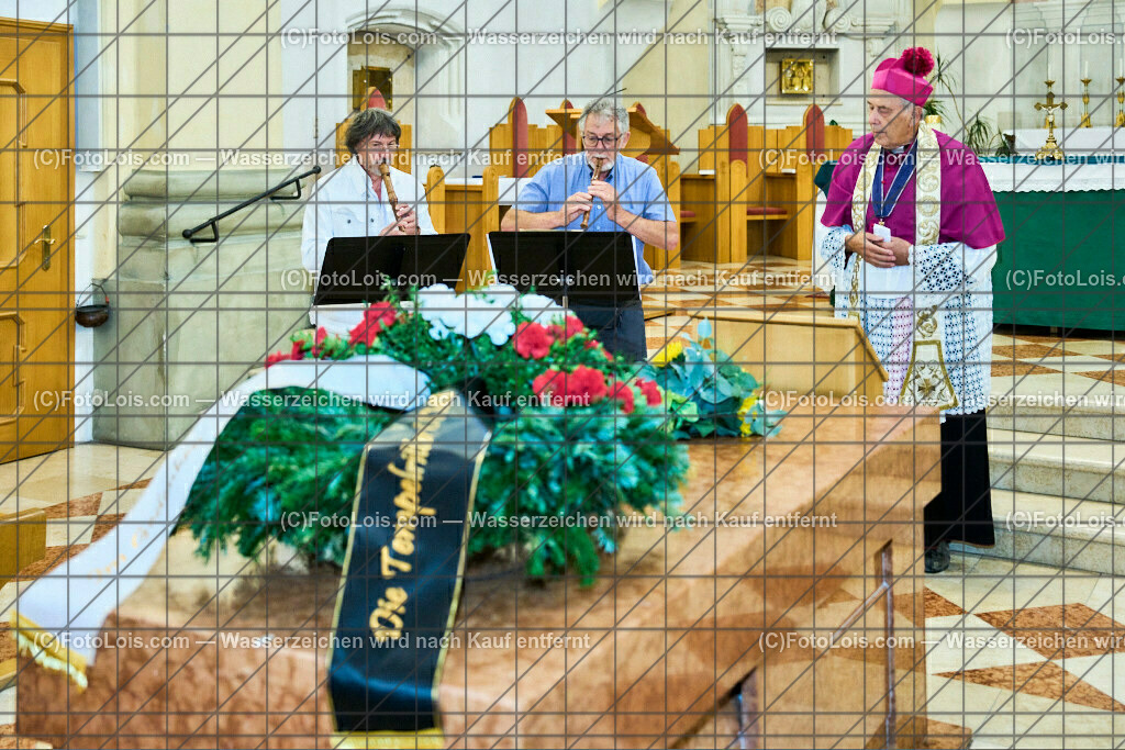 ALP3749_Jeanne de Ferrette_Kranzniederlegung_Johanna von Pfirt | (C)FotoLois.com, Alois Spandl, 700stes Hochzeitsjubiläum - Albrecht II. mit Johanna von Pfirt in Thann (FR) im März 2024. Empfang des Organistionskommitees aus der Region Ferrette (Pfirt)/Thann aus dem Elsass mit Empfang durch die Stadtgemeinde und Bezirkshauptmannschaft Scheibbs im Schloss Scheibbs und anschließender Kranzniederlegung in der Kartausenkirche über der Krypta des Gründerehepaares durch Mitglieder des Templer Ordens im Beisein von Mitgliedern der Goldhaubengruppen, Fr 22. September 2023.