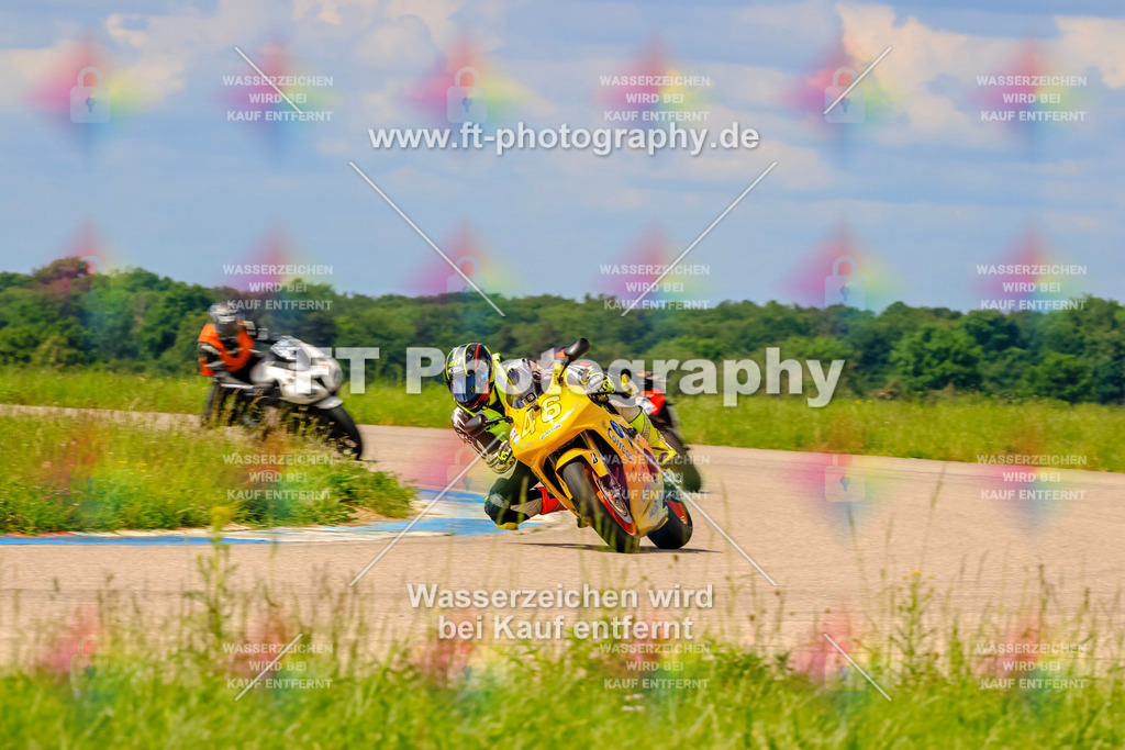 MotoTeam-0656 | Hier findet Ihr Bilder von Touristenfahrten auf der Nürburgring Nordschleife oder von anderen Veranstaltungen die ich besucht habe. Viel Spass beim Durch Schauen 