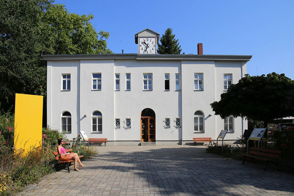 Foto: Leipzig - Schreberbad | Das Team hinter BILDLEXIKON LEIPZIG bündelt historische wie aktuelle Informationen über die Stadt Leipzig in Text und Bild auf einer Plattform und stellt diese der interessierten Öffentlichkeit zur Verfügung.