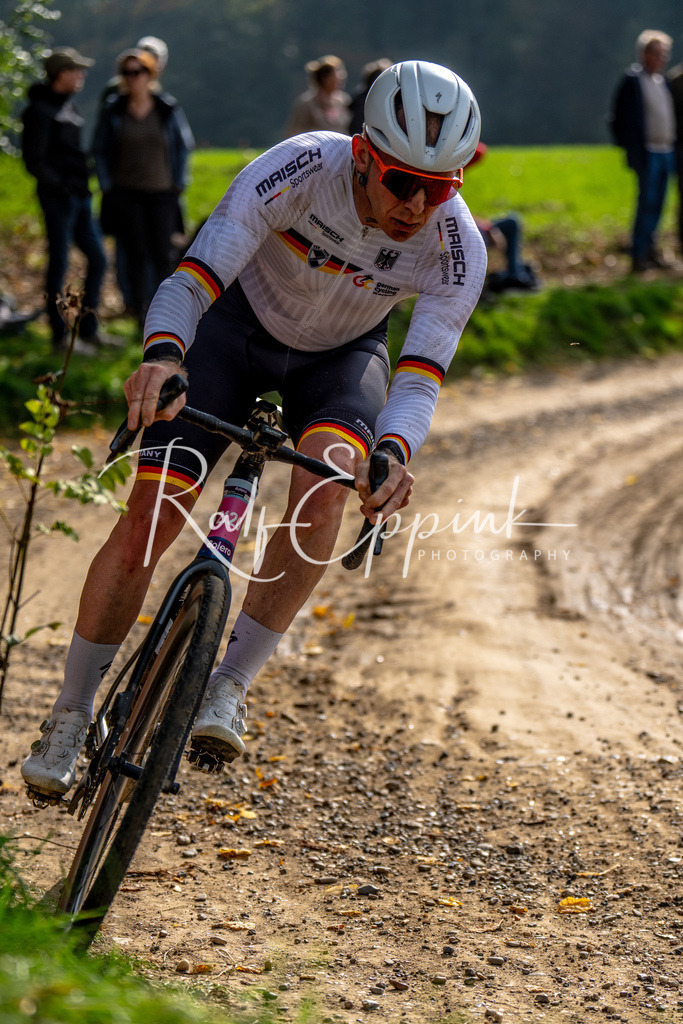 Ralf Eppink Photography 20251012_DSC05051 | Sportfotografie, Eventfotografie, Porträtfotografie, Radsport Fotograf, Triathlon Fotograf, Düsseldorf Fotograf, Köln Fotograf, Actionfotografie, Teamfotografie, Peoplefotografie, Business Portraits, Veranstaltungsfotografie, Reportagefotografie - Realisiert mit Pictrs.com