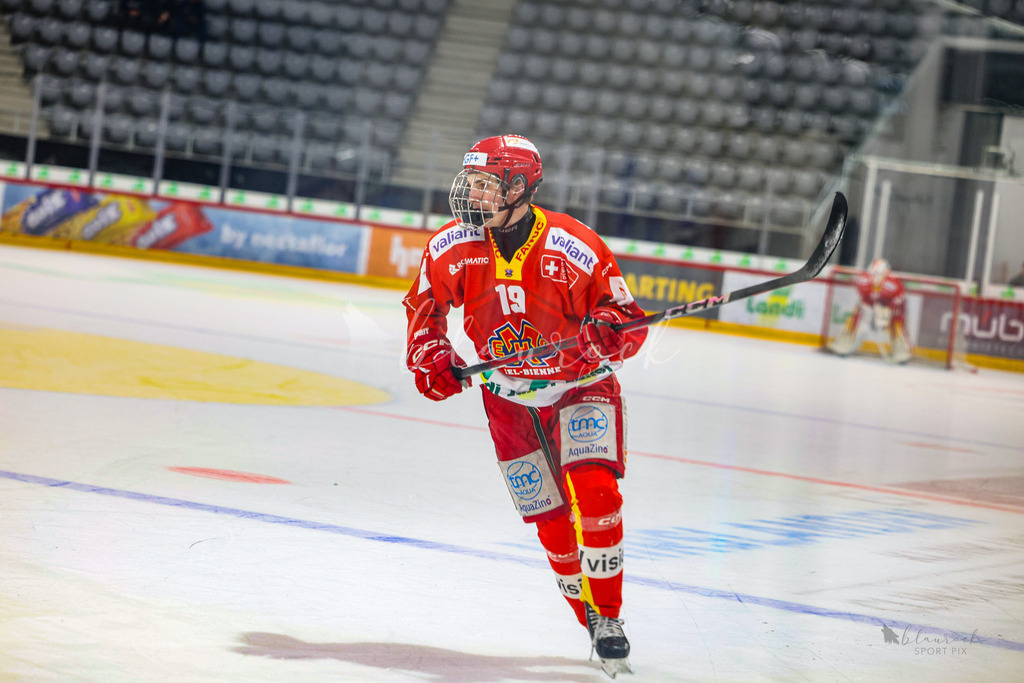 U18_EHCB vs EHCK_wb20260308-0995 | Sportbilder, Sportfotograf, Hochzeits- und Eventfotografin, Flugshows, Portraits und Tiershooting, Aviation, Downhill, Nationalleague, Swissleague, International