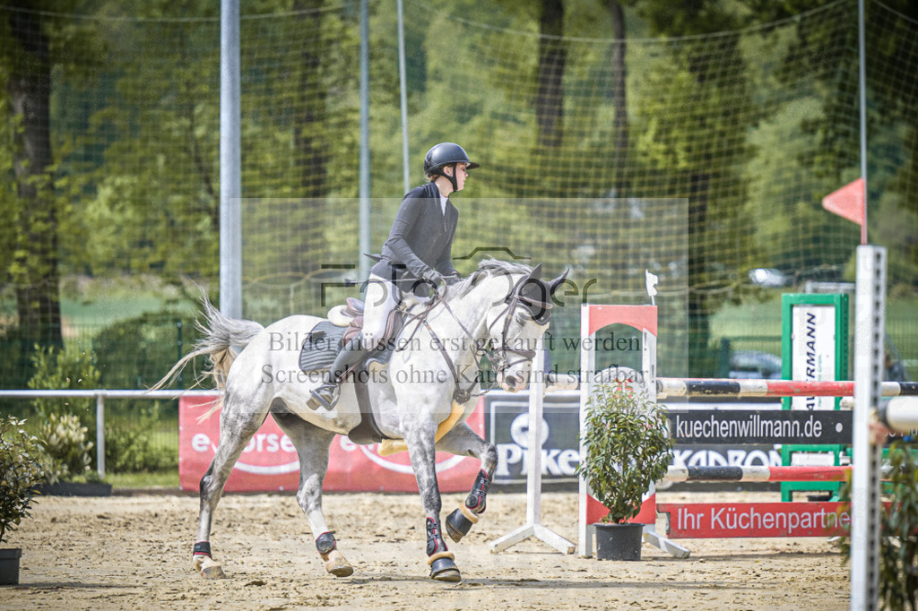 DOS_8605 | Entdecke hochwertige Reitturnierfotos von Foto Oger. Professionell, emotional und authentisch – jetzt Lieblingsmomente im Shop bestellen.Deutschlandweite Turnierfotografie. - Realisiert mit Pictrs.com