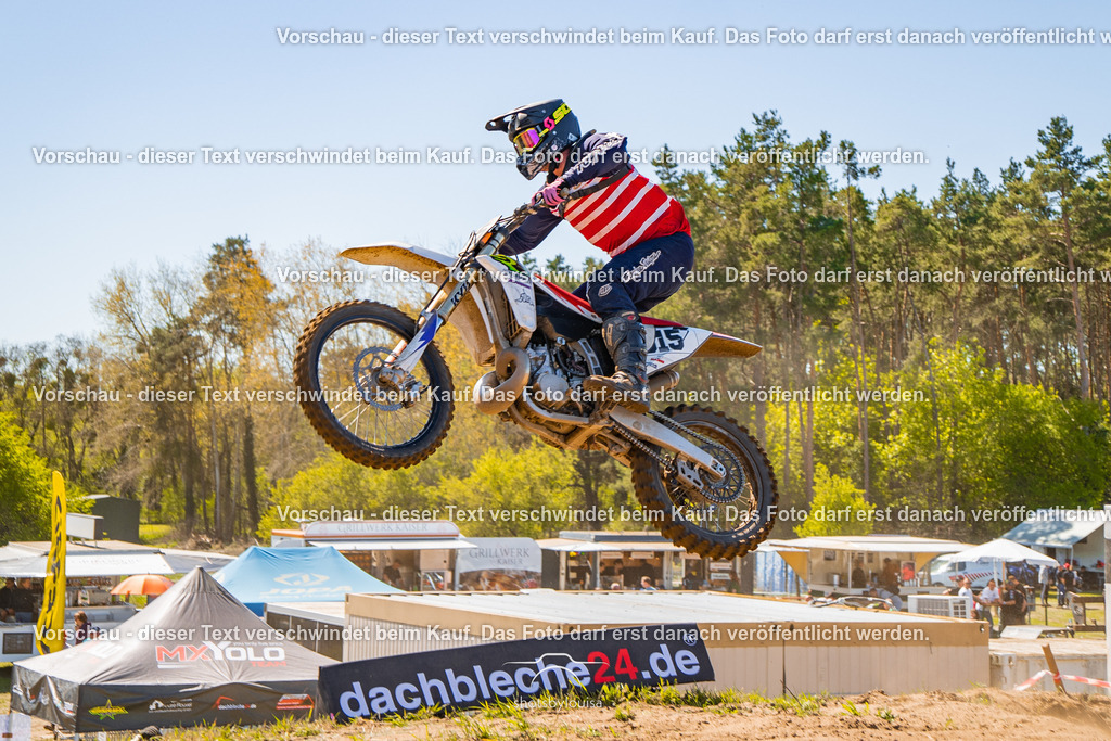 20260501_MCWriezen-2710 | Sportfotografin aus Berlin-Brandenburg mit Fokus auf Motocross. Ich halte deine sportliche Leistung und echte Emotionen auf und neben der Strecke professionell fest. Entdecke die Fotos von deinem Rennen und bestelle sie direkt hier im Shop.