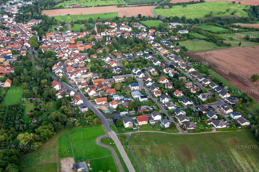 Luftbild: Weinbergsblick in Weinsheim im Bundesland Rheinland-Pfalz in Deutschland. Foto: IMG_138366.jpg vom 03.09.2023 durch Werner Riehm/FLY-FOTO.de