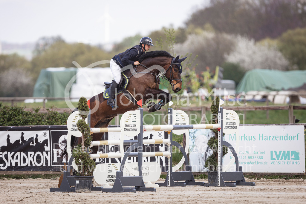 250416_M2-Springen-424 | Deine schönsten Turniermomente als professionelle Fotos! Entdecke hochwertige Pferdesport-Fotografie im Online-Shop. Jetzt Fotos finden & bestellen!