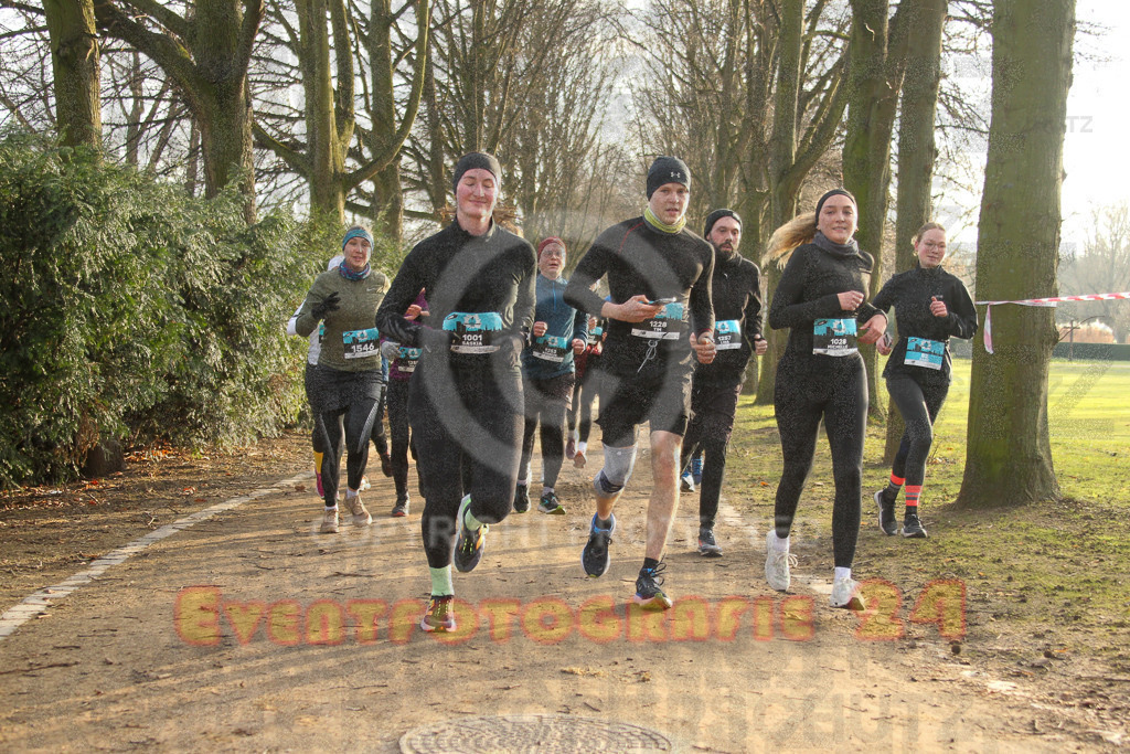 241231_1019_EV4_3837 | Sportfotografie im Rhein-Sieg Kreis, Köln, Bonn, NRW, Rheinland Pfalz, Hessen, etc. Unser Tätigkeitsfeld umfasst den Laufsport vom Volkslauf über den Marathon, Duathlon, Triathon bis zum Ultralauf wie Kölnpfad Ultra oder Schindertrail.
