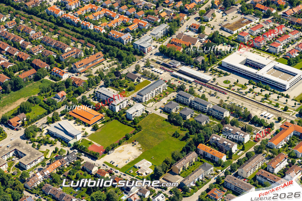 Aktuelles Luftbild von Höhenkirchen Höhenkirchen-Siegertsbrunn - Die Luftaufnahme wurde 2022 mittels UL-Flugzeug erstellt ( keine Drohne ) - hochauflösende Kamera-Systeme von  Canon -Beste Qualität - Für grossformatige Ausdrucke geeignet. Die Geschenkidee !