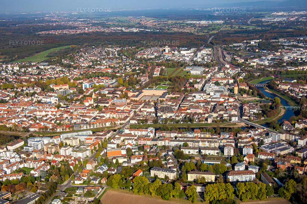 Luftbild: Zentrum in Rastatt im Bundesland Baden-Württemberg in Deutschland. Foto: IMG_075252.jpg vom 26.10.2014 durch Werner Riehm/FLY-FOTO.de