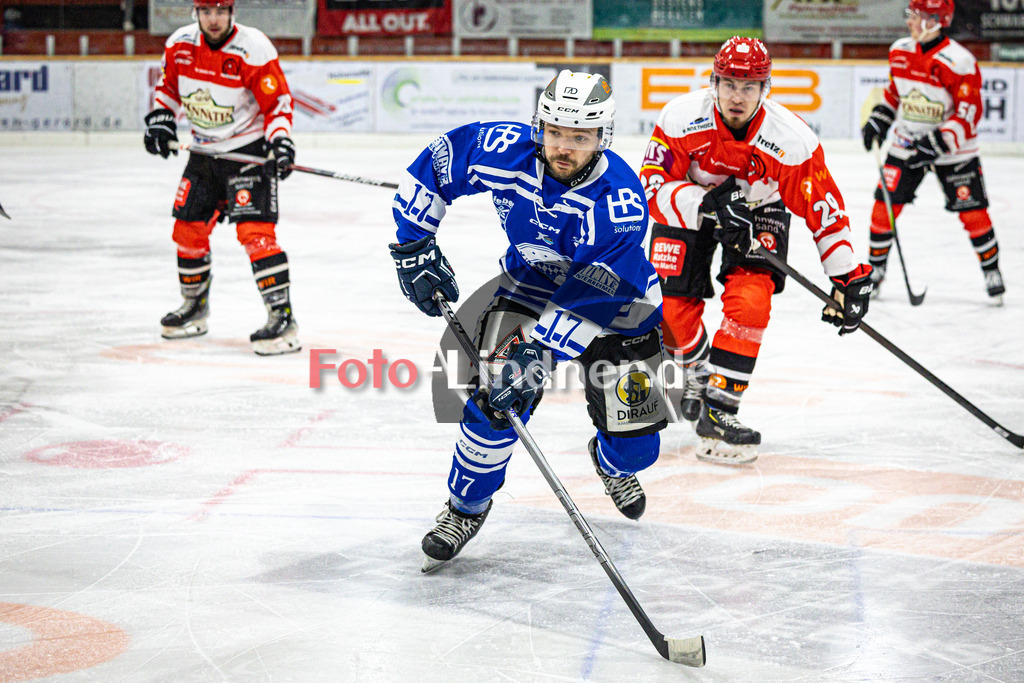 SC Forst NATURE BOYS gegen ESC Hassfurt HAWKS | Eishockey Landesliga Herren Playoffs 2024/25 - Spiel 2 von 4, SC Forst NATURE BOYS gegen ESC Hassfurt HAWKS, 20250222,Marco MOOSLECHNER (Nature Boyz 17) in Aktion,2025-02-22 in Peißenberg (Eisstadion Peißenberg)Marco MOOSLECHNER (Nature Boyz 17)Copyright: WolfgangxLindner foto-lindner.de