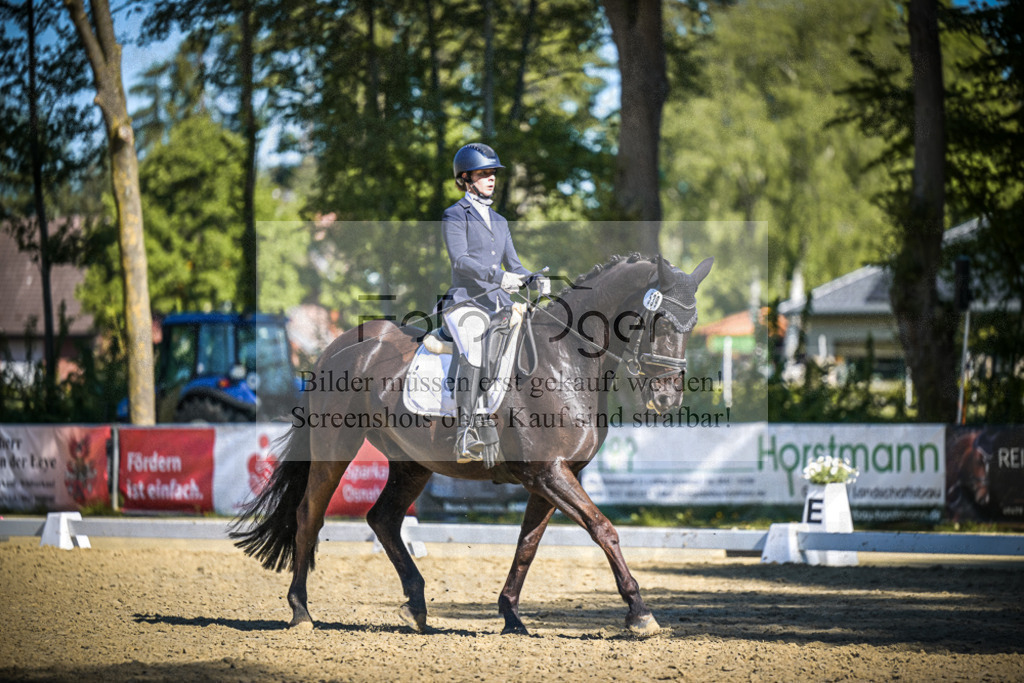 DOS_6794 | Entdecke hochwertige Reitturnierfotos von Foto Oger. Professionell, emotional und authentisch – jetzt Lieblingsmomente im Shop bestellen.Deutschlandweite Turnierfotografie. - Realisiert mit Pictrs.com