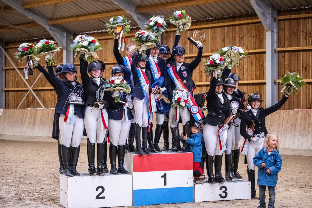 Luxembourg Dressage Championship 2025 - all winners | Luxembourg Dressage Championship 2025 - all winners group photo - Realisiert mit Pictrs.com