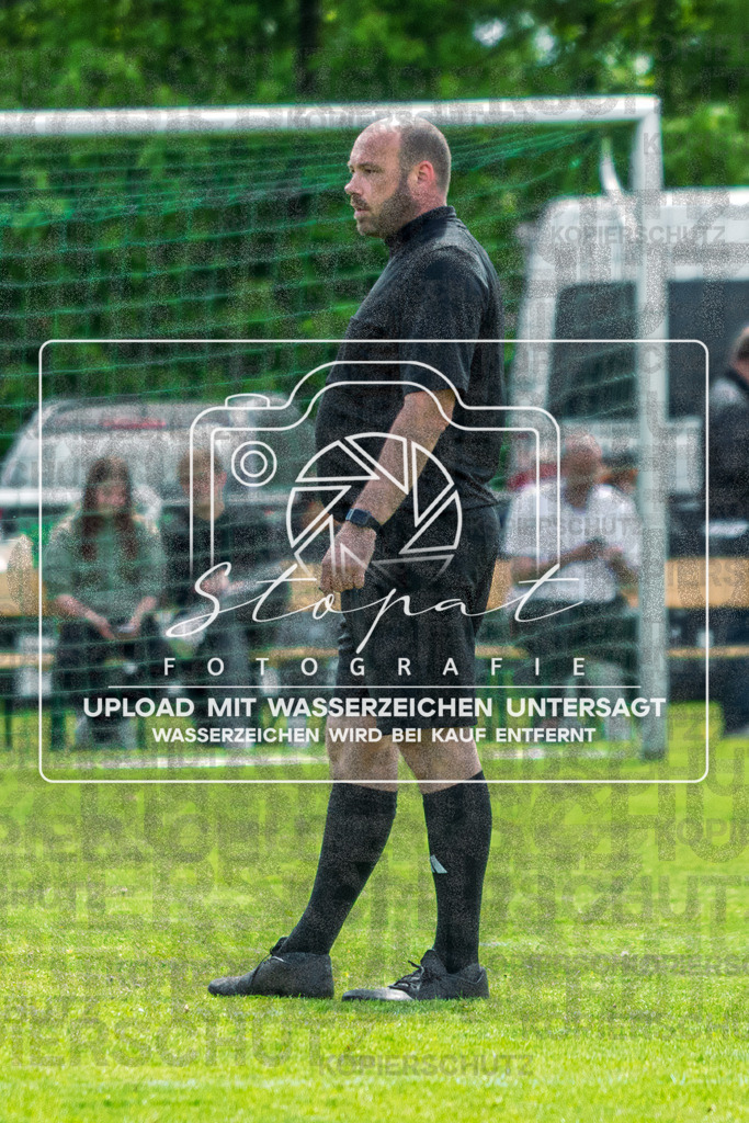 Kreisliga Damen HK/CE - Kickers Wolthausen vs. SG Fulde | Marcel Leichert (Schiedsrichter); Kreisliga Damen HK/CE - Kickers Wolthausen vs. SG Fulde am 17.05.26 in Sportplatz Wolthausen, Wolthausen - Realisiert mit Pictrs.com