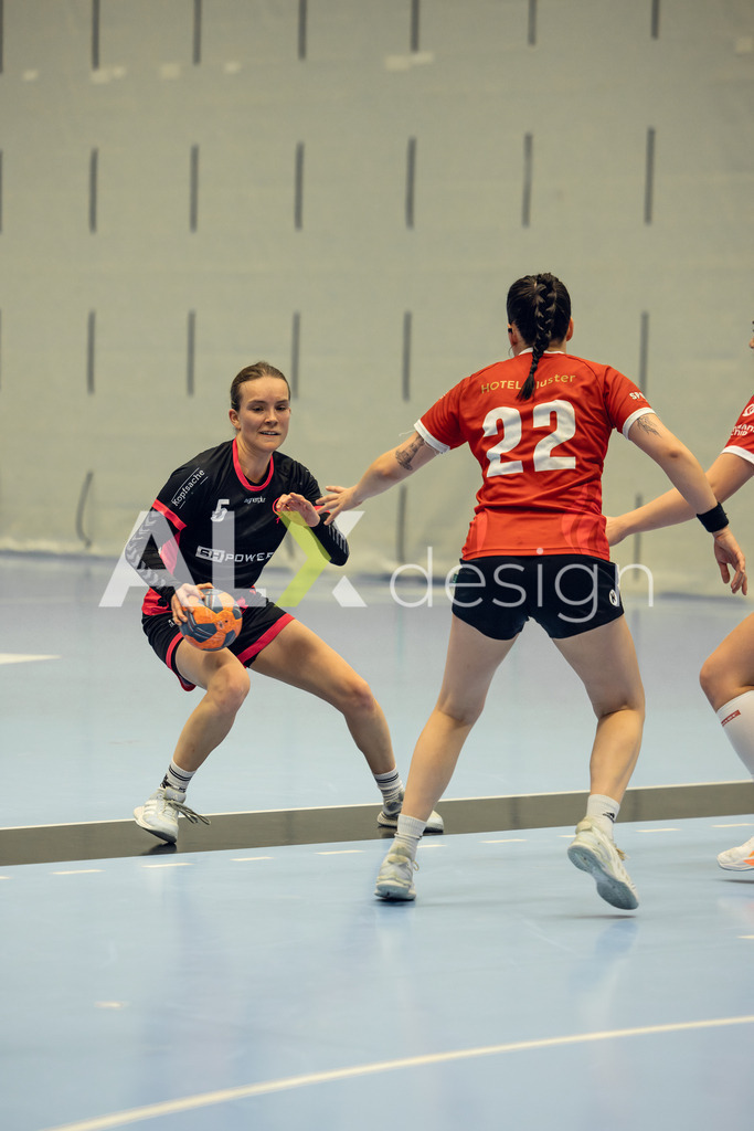 Handball I Frauen I Saison 2025-2026 I Frauen 2. Liga I 8. Spieltag I SG Schaffhausen - SG Red Dragons Uster I 23.11.2025 | Hochwertige Sportfotos kaufen & lizenzieren für Medien, Vereine, Agenturen & Sportler:innen. Entdecke professionelle Sportfotografie im Bildshop von Alexander Franzen. - Realisiert mit Pictrs.com