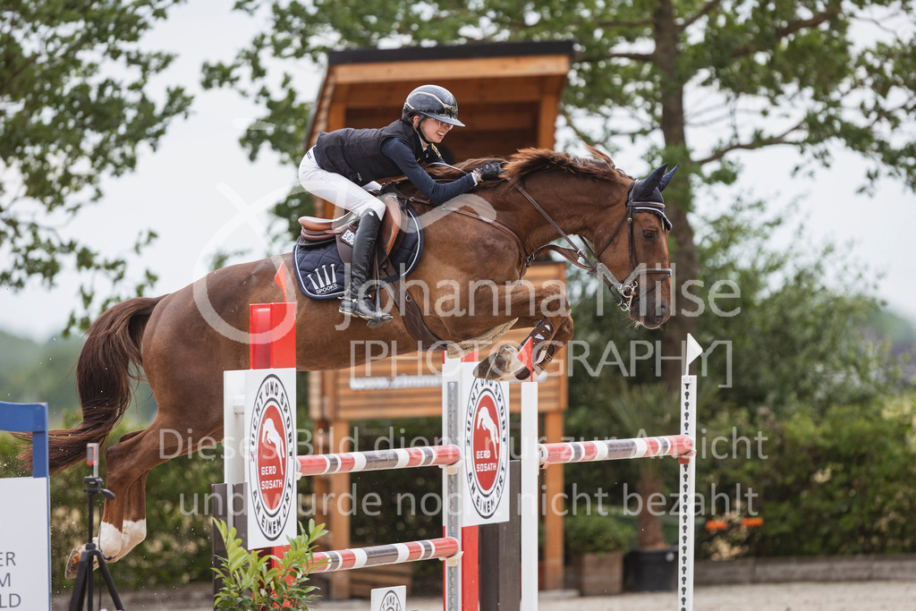 240614_Lemwerder_M2-Springen-453 | Deine schönsten Turniermomente als professionelle Fotos! Entdecke hochwertige Pferdesport-Fotografie im Online-Shop. Jetzt Fotos finden & bestellen!