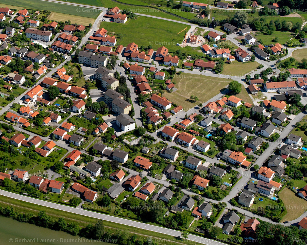 wfl__2600876.jpg | HIRTEN 09.06.2006 Stadtansicht des Innenstadtbereiches  in Hirten im Bundesland Bayern, Deutschland // City view on down town  in Hirten in the state Bavaria, Germany Foto: Gerhard Launer