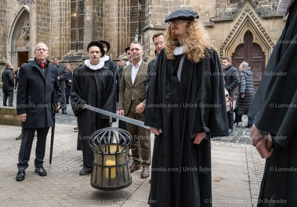 10049-12931 - Halberstadt - Auszug der Hilariuslampe | Stockfoto und Bilderpool mit Bildmaterial aus Deutschland, dem Harz, Halberstadt, Quedlinburg, Wernigerode und weltweit. Qualitativ hochwertige und professionelle Fotos anschauen und kaufen. - Realisiert mit Pictrs.com