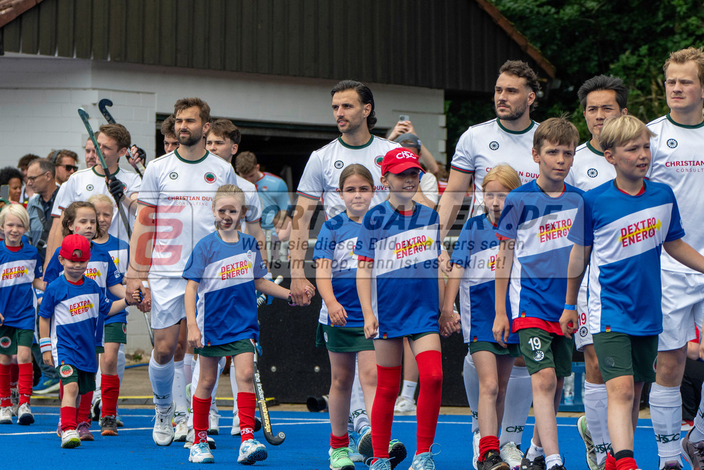 Final4_20250601-1332-HK108486 | Krefeld, Deutschland, 01.06.2025:  Feldhockey Final4 2025 – „Deutsche Feldhockey-Meisterschaften 2025“ Crefelder HTC - Rot-Weiss Köln (Finale Herren) im Gerd-Wellen-Hockeyanlage am 01.06.2025 in Krefeld, Deutschland. (Foto von Kramhöller/Fehrmann/Kaste)Krefeld, Germany, 01.06.2025: Feldhockey Final4 2025 – „Deutsche Feldhockey-Meisterschaften 2025“ Harvestehuder HTC - Düsseldorfer HC (Finale Damen) in Gerd-Wellen-Hockeyanlage at 01.06.2025 in Krefeld, Deutschland. (Foto from Kramhöller/Fehrmann/Kaste)