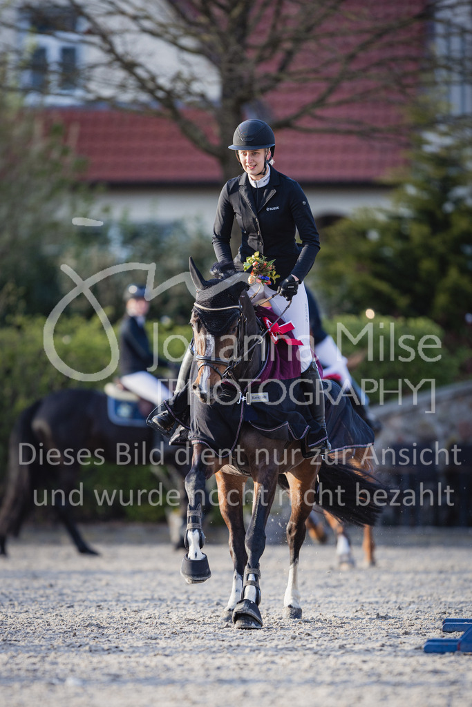230426_HofSosath_SprPf-L-g-736 | Deine schönsten Turniermomente als professionelle Fotos! Entdecke hochwertige Pferdesport-Fotografie im Online-Shop. Jetzt Fotos finden & bestellen!
