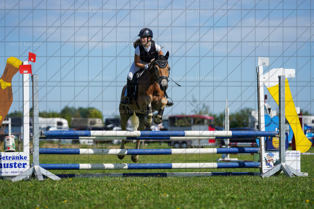 20230917-FAH09406 | Landsberg am Lech, 2023, Kaufbeuren, Kempten, Allgäu, Turnierfotografen Bayern, Fotoagentur Herrmann, Turnierbilder, Reitsport Fotos, Pferdefotograf, Augsburg, Bad Tölz, Dachau, Karlsfeld, Memmingen, Buchloe, Schwabmünchen
