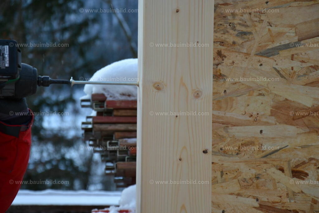 bib-lg09-holzbau-0083 | Nach LV-Leistungsgruppen sortierte Detailfotos über den Bau eines Hauses. Alle Hausbau-Bilder direkt vom Urheber und Autor der Website Haus-Selber-Bauen.com