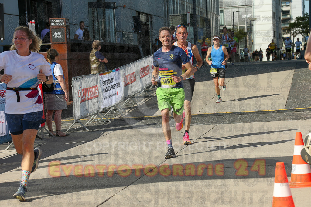 240921_1452_EX1_3926 | Sportfotografie im Rhein-Sieg Kreis, Köln, Bonn, NRW, Rheinland Pfalz, Hessen, etc. Unser Tätigkeitsfeld umfasst den Laufsport vom Volkslauf über den Marathon, Duathlon, Triathon bis zum Ultralauf wie Kölnpfad Ultra oder Schindertrail.
