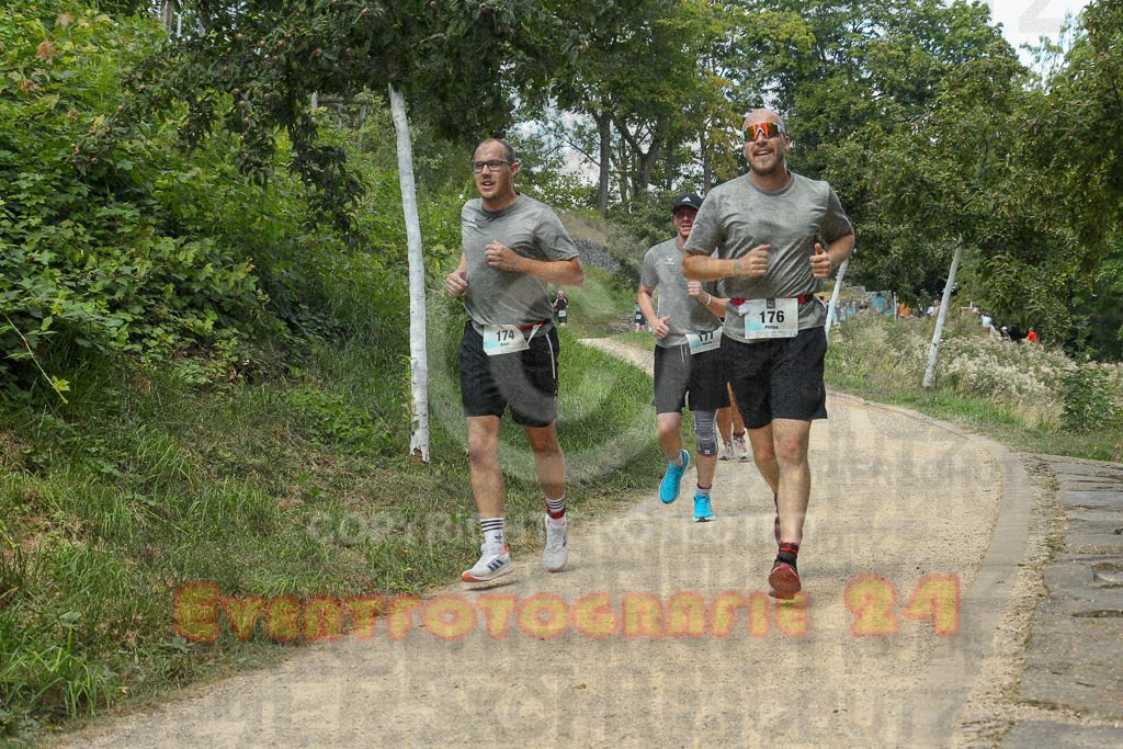 250824_1253_EX1_0832 | Sportfotografie im Rhein-Sieg Kreis, Köln, Bonn, NRW, Rheinland Pfalz, Hessen, etc. Unser Tätigkeitsfeld umfasst den Laufsport vom Volkslauf über den Marathon, Duathlon, Triathon bis zum Ultralauf wie Kölnpfad Ultra oder Schindertrail.