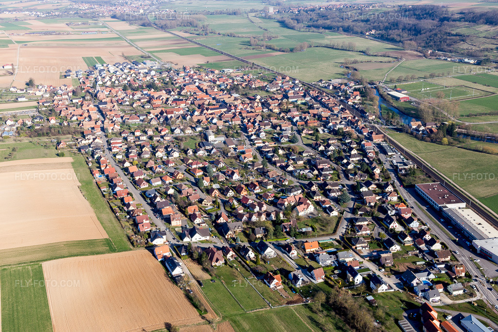 Aerial view: View of the town in Hochfelden in the state Bas-Rhin, France.Photo: IMG_097585.jpg taken on 03/16/2017 by Werner Riehm/FLY-FOTO.comResolution of the original: 5472 x 3648 px