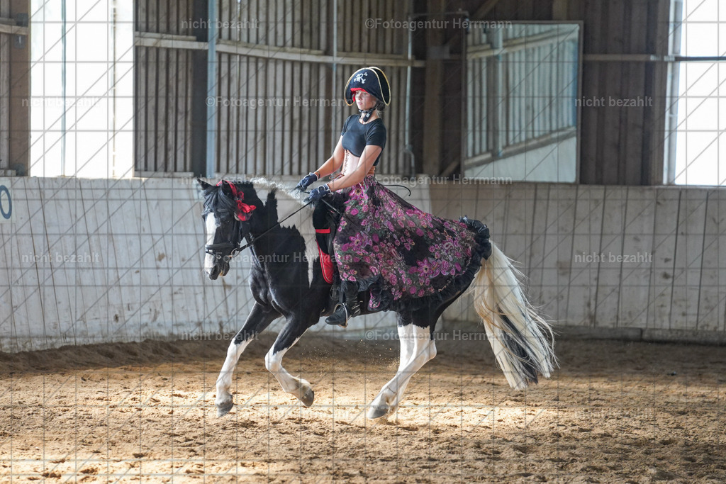 20230917-FAH09836 | Landsberg am Lech, 2023, Kaufbeuren, Kempten, Allgäu, Turnierfotografen Bayern, Fotoagentur Herrmann, Turnierbilder, Reitsport Fotos, Pferdefotograf, Augsburg, Bad Tölz, Dachau, Karlsfeld, Memmingen, Buchloe, Schwabmünchen
