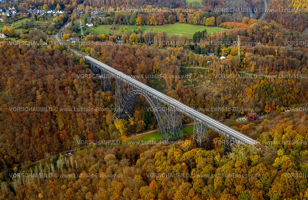 Remscheid231100792MuengstenerBruecke | Luftbild, Müngstener Brücke über den Fluss Wupper im Herbtwald, herbstliche Laubbäume, Dorperhof-Hästen, Solingen, Rheinland, Nordrhein-Westfalen, Deutschland