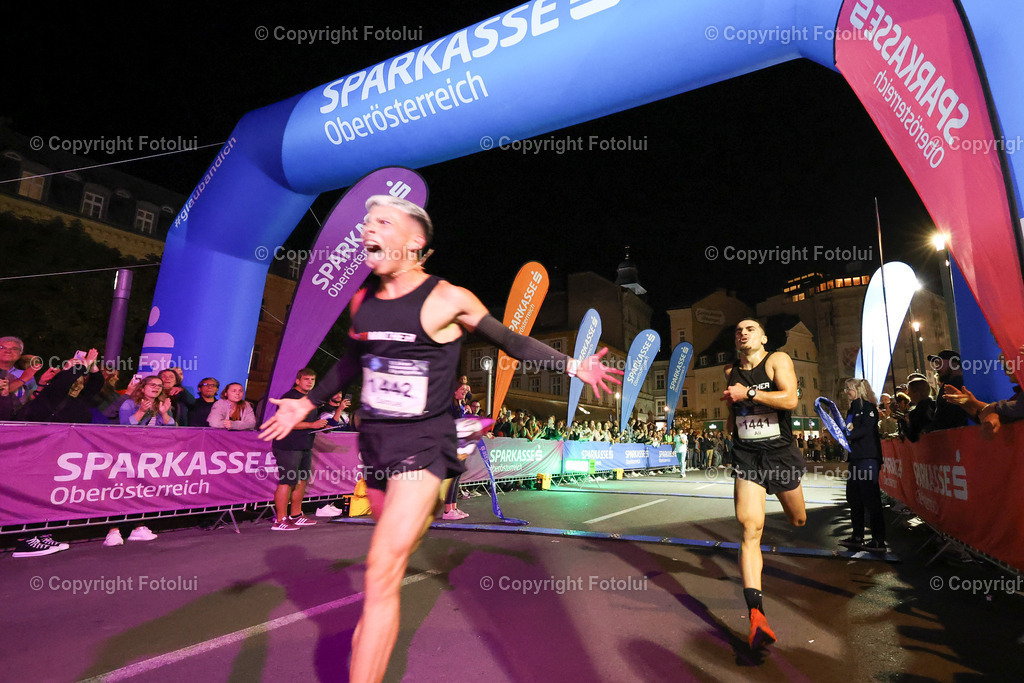 20230928bmmac22618 | Linz, AUSTRIA 26.Sept.23 - Night Run, Image shows 
Photo: Sportmediapics.com/ Manfred Binder