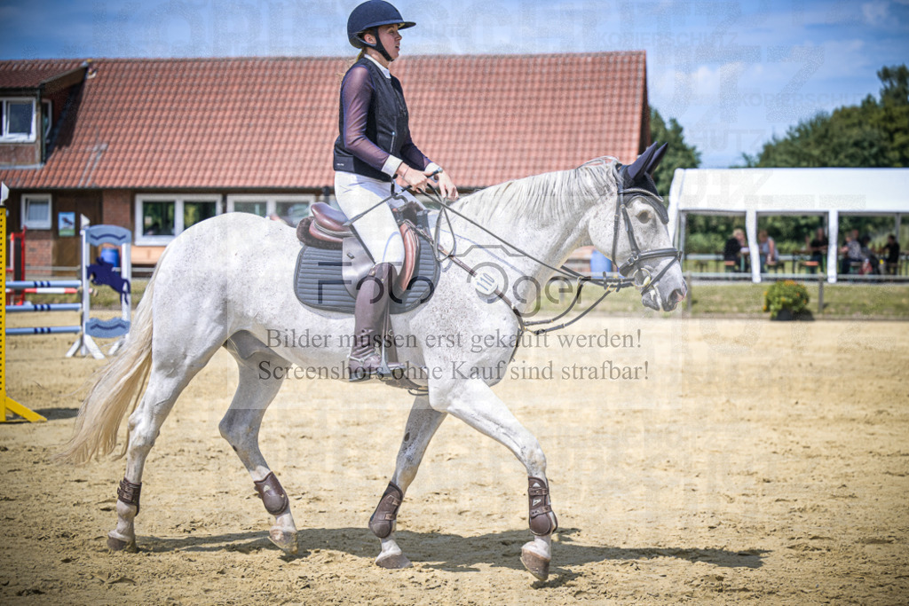 DOS_2307 | Entdecke hochwertige Reitturnierfotos von Foto Oger. Professionell, emotional und authentisch – jetzt Lieblingsmomente im Shop bestellen.Deutschlandweite Turnierfotografie. - Realisiert mit Pictrs.com