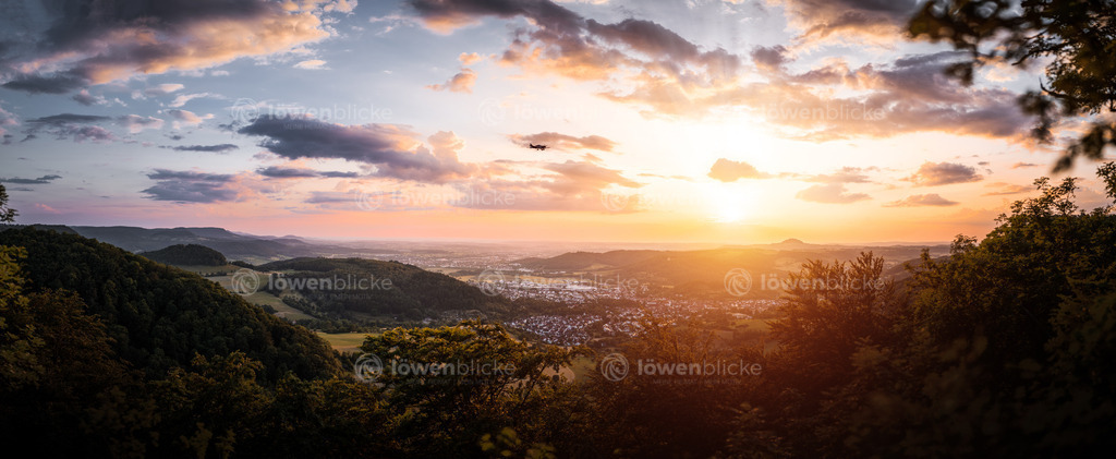 Aussicht Richtung Donzdorf bei Sonnenuntergang | löwenblicke | shop