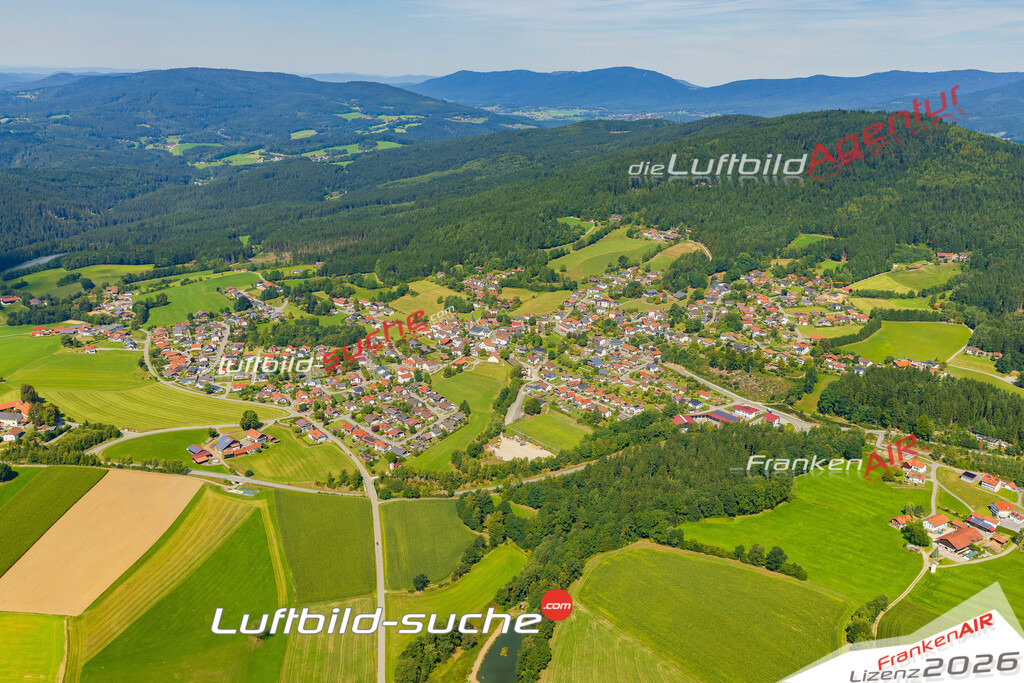 Luftaufnahme von  Böbrach - Die Luftaufnahme wurde 2025 vom UL-Flugzeug heraus erstellt ( keine Drohne ) - Hochauflösende Luftaufnahme - für professionelle Ausdrucke geeignet. Die Geschenkidee !Mit Lizenz und Bildrechte bestellbar