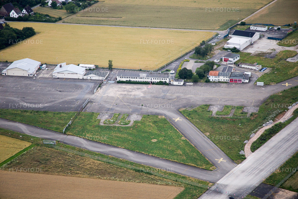 Luftbild: ehem. Ami-Flugplatz im Ortsteil Patrick Henry Village in Heidelberg im Bundesland Baden-Württemberg in Deutschland. Foto: IMG_090820.jpg vom 04.07.2016 durch Werner Riehm/FLY-FOTO.de