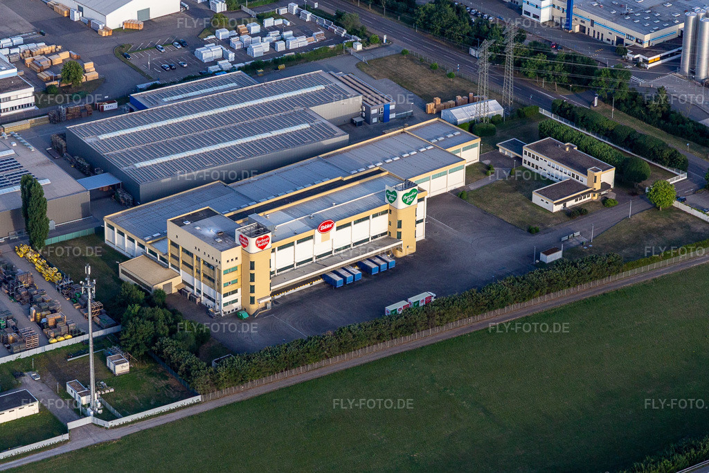 Luftbild: Bernhard Zabler GmbH & Co. KG in Bruchsal im Bundesland Baden-Württemberg in Deutschland. Foto: IMG_133464.jpg vom 12.07.2022 durch Werner Riehm/FLY-FOTO.deZabler