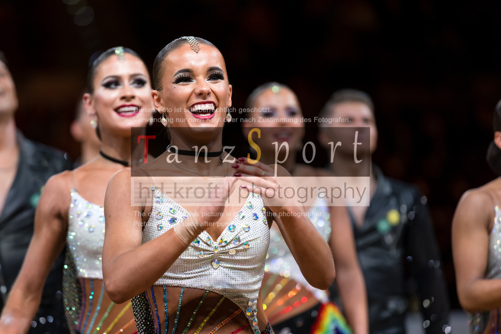 20241109_DM-Formationen_Vorrunde_1027 | Tanzsportbilder, Standardtanz, Lateintanz, WDSF, DTV, LTVB, dancecomp, goc, hessen tanzt, blaues band der spree, walzer, tango, wiener walzer, slowfox, quickstepp, samba, rumba, cha-cha-cha, paso doble. jive, hd-kroft photography, turniertanzsport