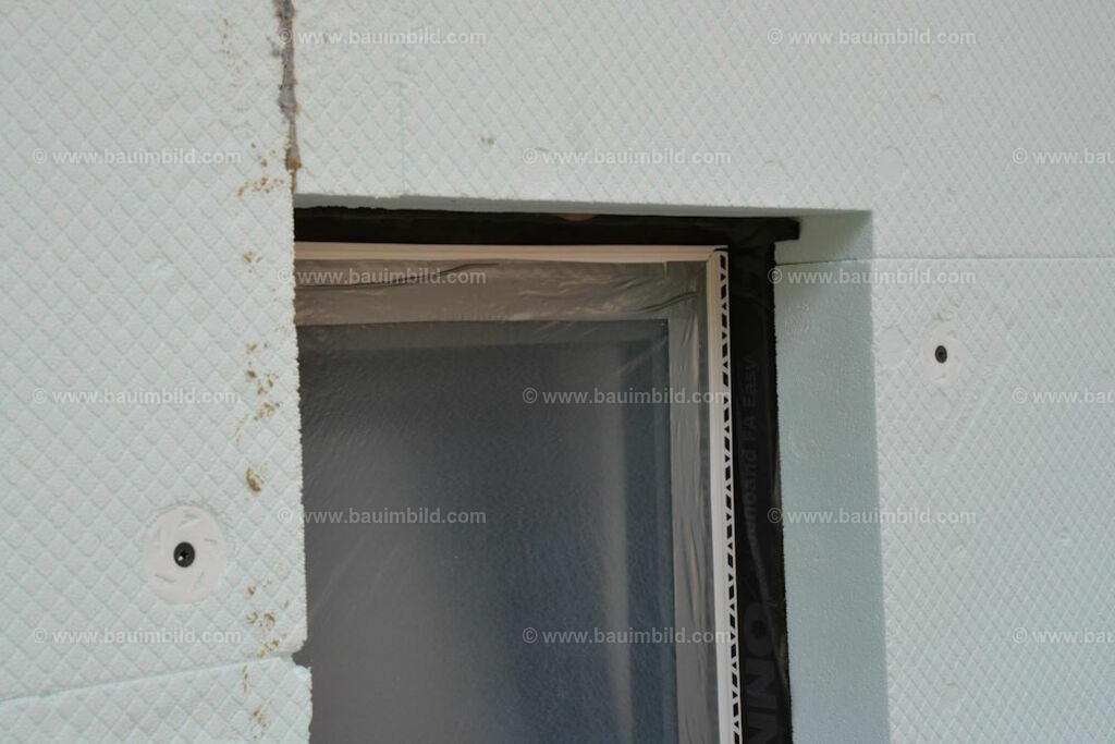 bib-lg18-putzarbeiten-0224 | Nach LV-Leistungsgruppen sortierte Detailfotos über den Bau eines Hauses. Alle Hausbau-Bilder direkt vom Urheber und Autor der Website Haus-Selber-Bauen.com