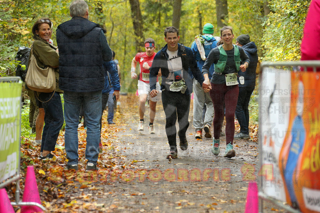 251026_1316_EX1_3040 | Sportfotografie im Rhein-Sieg Kreis, Köln, Bonn, NRW, Rheinland Pfalz, Hessen, etc. Unser Tätigkeitsfeld umfasst den Laufsport vom Volkslauf über den Marathon, Duathlon, Triathon bis zum Ultralauf wie Kölnpfad Ultra oder Schindertrail.