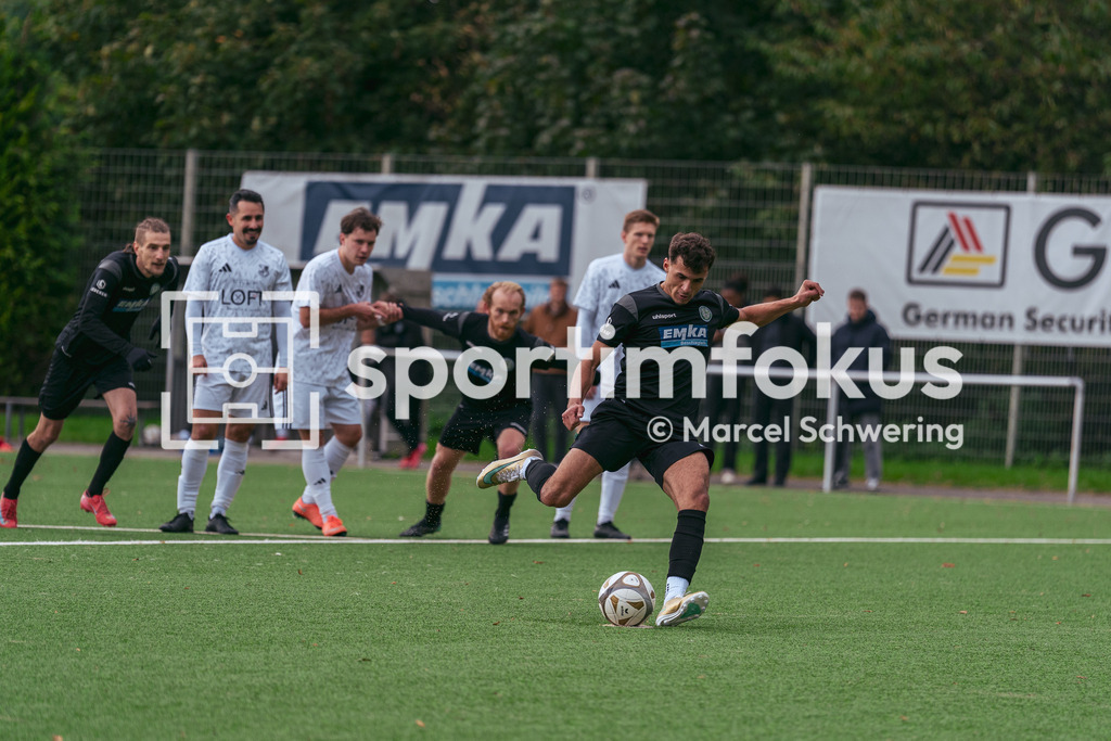 SSV Germania Wuppertal – Cronenberger SC | Yassin Bouaasria (7, Cronenberger SC) verschießt einen Elfmeter. Bezirksliga Niederrhein, Gruppe 2: SSV Germania Wuppertal gegen Cronenberger SC, Wuppertal, 11.10.2026. Endstand: 1:4. sportimfokus / Marcel Schwering - Realisiert mit Pictrs.com