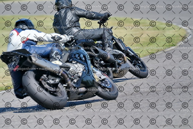 26BT01-0505 | markuskiefer.com - Realisiert mit Pictrs.com