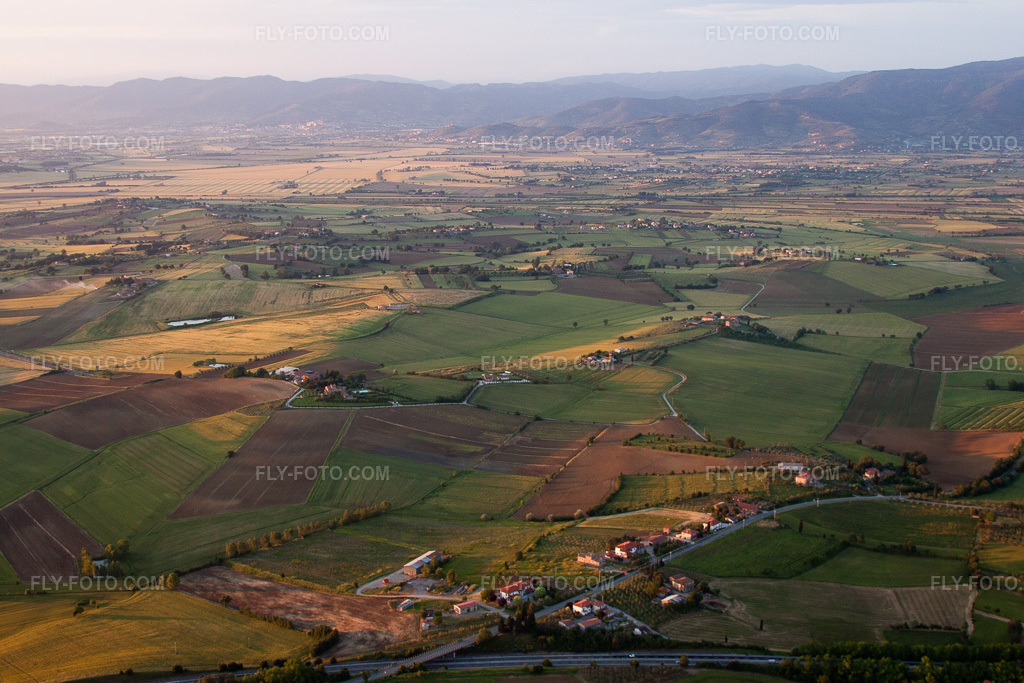 Aerial view: View of the town in Borgonuovo in the state Tuscany, Italy. – Photo: IMG_28384.jpg taken on 06/02/2010 by Werner Riehm/FLY-FOTO.com – Resolution of the original: 4752 x 3168 px