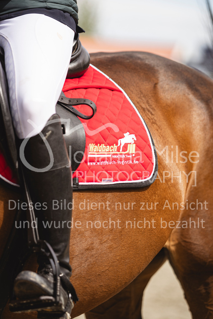 240428_Spenge_M2-Spr-167 | Deine schönsten Turniermomente als professionelle Fotos! Entdecke hochwertige Pferdesport-Fotografie im Online-Shop. Jetzt Fotos finden & bestellen!