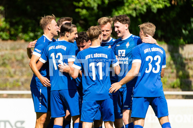 20250824_schulz_TurSue_105 | Torjubel beim ASV Süchteln in der 1. HalbzeitDEU, Düsseldorf 24.08.2025 Fußball, Landesliga Niederrhein 1, Saison 2025/2026, 2. Spieltag, TuRU Düsseldorf - ASV Süchteln - Realisiert mit Pictrs.com
