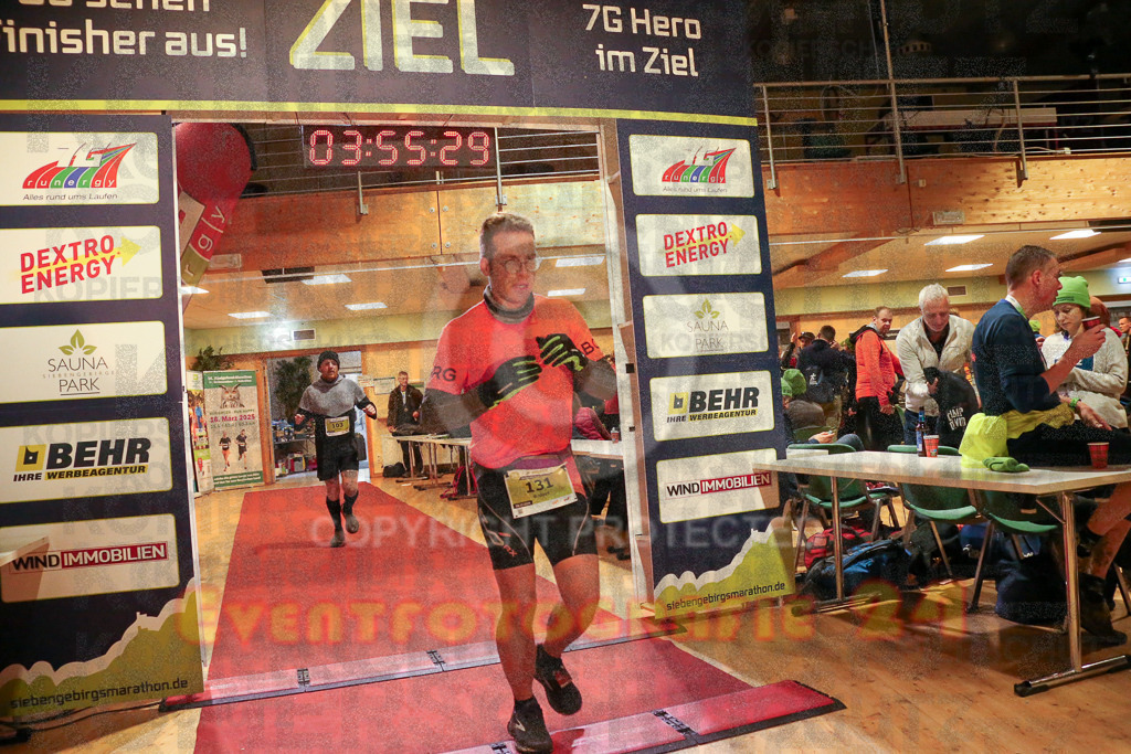 241208_1258_EX1_8115 | Sportfotografie im Rhein-Sieg Kreis, Köln, Bonn, NRW, Rheinland Pfalz, Hessen, etc. Unser Tätigkeitsfeld umfasst den Laufsport vom Volkslauf über den Marathon, Duathlon, Triathon bis zum Ultralauf wie Kölnpfad Ultra oder Schindertrail.
