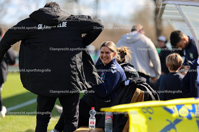 Fußball I Herren I Saison 2025-2026 I SHFV-Lotto-Pokal I Halbfinale I SV Todesfelde - VfB Lübeck 061 | Laura Salewski (Physio, SV Todesfelde) - Realisiert mit Pictrs.com