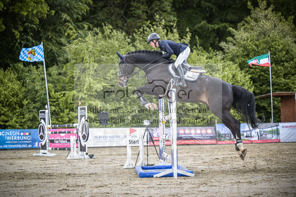 DOS_5528 | Entdecke hochwertige Reitturnierfotos von Foto Oger. Professionell, emotional und authentisch – jetzt Lieblingsmomente im Shop bestellen.Deutschlandweite Turnierfotografie. - Realisiert mit Pictrs.com