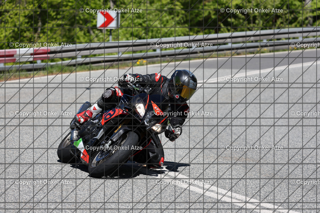 IMG_9680 | Fotograf am Kyffhäuser. Onkel Atze. Kyffhäuser Rennstrecke. Café36. Motorsportfotografie. - Realisiert mit Pictrs.com
