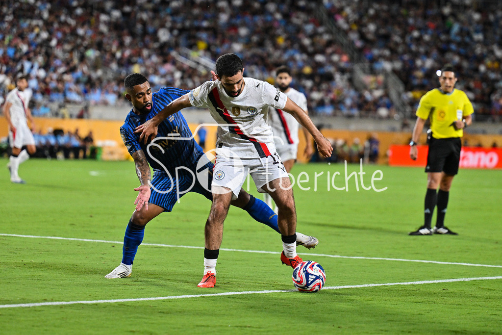Manchester City - Al-Hilal SFC | im Duell MALCOM (Al-Hilal 77) und Rayan AIT-NOURI (Manchester City 21) / Zweikampf / FIFA Club World Cup: Manchester City - Al-Hilal SFC, Camping World Stadium am 30.06.2025 / NOT FOR SALE IN USA