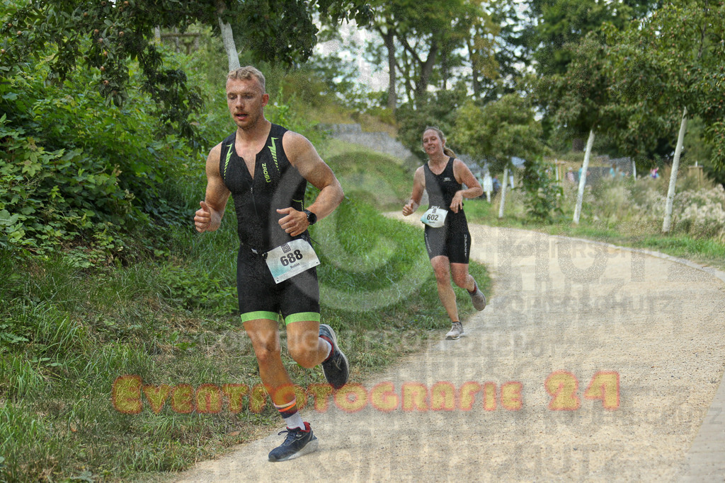 250824_1430_EX1_6487 | Sportfotografie im Rhein-Sieg Kreis, Köln, Bonn, NRW, Rheinland Pfalz, Hessen, etc. Unser Tätigkeitsfeld umfasst den Laufsport vom Volkslauf über den Marathon, Duathlon, Triathon bis zum Ultralauf wie Kölnpfad Ultra oder Schindertrail.
